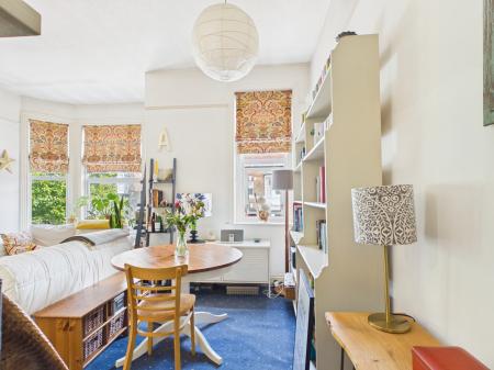 1 bedroom Flat for sale in Victoria Road North, Southsea, PO5