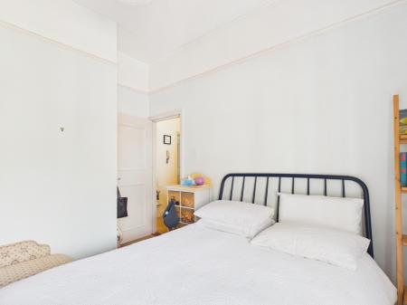 1 bedroom Flat for sale in Victoria Road North, Southsea, PO5
