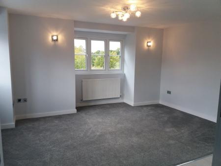 2 bedroom Apartment to let in Forest Grove House, London Road, Cowplain, Waterlooville PO8