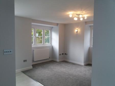 2 bedroom Apartment to let in Forest Grove House, London Road, Cowplain, Waterlooville PO8