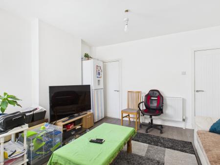 2 bedroom Terraced House to let in Daulston Road, Portsmouth, PO1