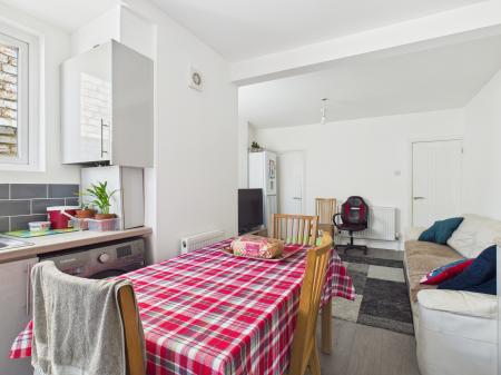 2 bedroom Terraced House to let in Daulston Road, Portsmouth, PO1