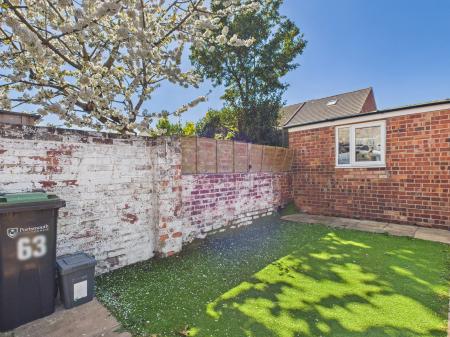 2 bedroom Terraced House to let in Daulston Road, Portsmouth, PO1