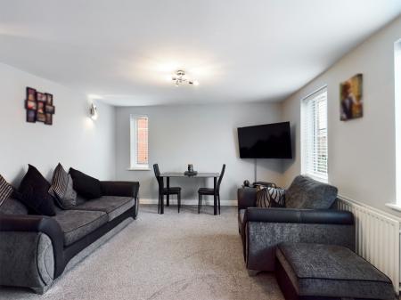 2 bedroom Flat for sale in Coronation Road, Waterlooville, PO7