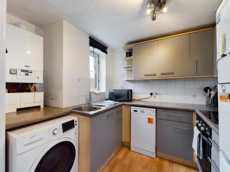 2 bedroom Flat for sale in Coronation Road, Waterlooville, PO7