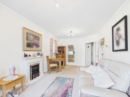 1 bedroom Flat for sale in Havant Road, Drayton, Portsmouth, PO6