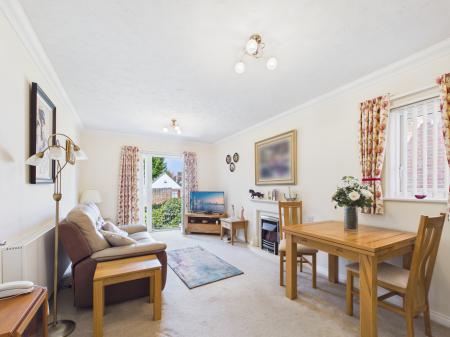 1 bedroom Flat for sale in Havant Road, Drayton, Portsmouth, PO6