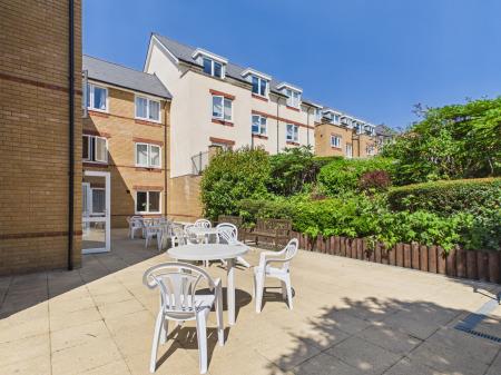 1 bedroom Flat for sale in Havant Road, Drayton, Portsmouth, PO6