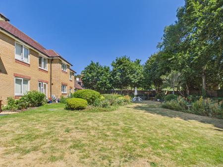 1 bedroom Flat for sale in Havant Road, Drayton, Portsmouth, PO6