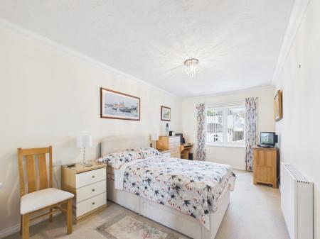 1 bedroom Flat for sale in Havant Road, Drayton, Portsmouth, PO6