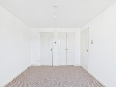 2 bedroom Flat to let in Claremont Road, Fratton, Portsmouth, PO1