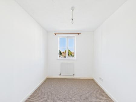 2 bedroom Flat to let in Claremont Road, Fratton, Portsmouth, PO1