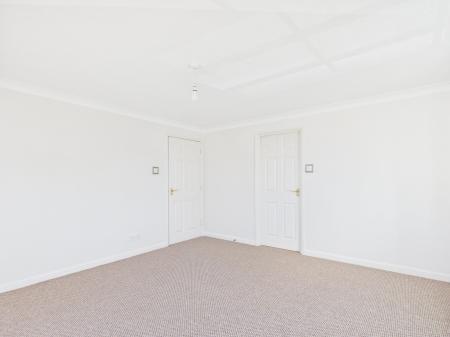 2 bedroom Flat to let in Claremont Road, Fratton, Portsmouth, PO1