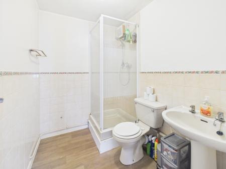 2 bedroom Flat for sale in Solent Road, Drayton, Portsmouth, PO6