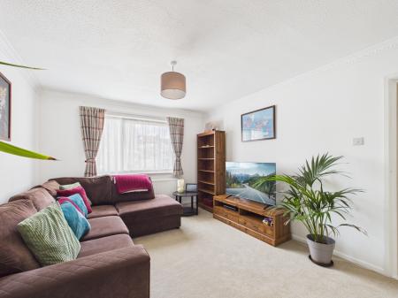 2 bedroom Flat for sale in Solent Road, Drayton, Portsmouth, PO6