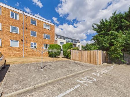2 bedroom Flat for sale in Solent Road, Drayton, Portsmouth, PO6