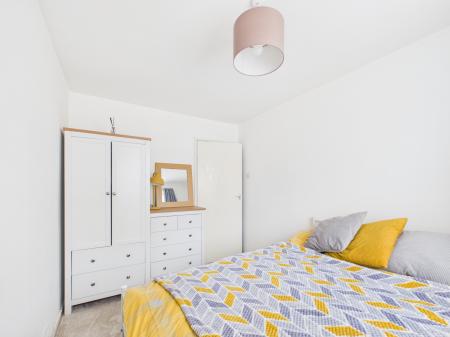 2 bedroom Flat for sale in Solent Road, Drayton, Portsmouth, PO6