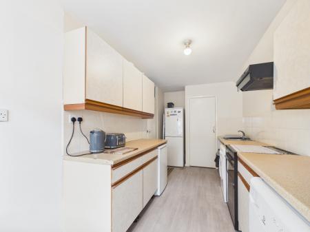 2 bedroom Flat for sale in Solent Road, Drayton, Portsmouth, PO6