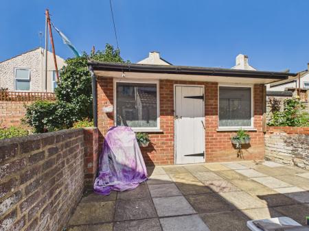 3 bedroom Terraced House to let in Moorland Road, Fratton, Portsmouth, PO1