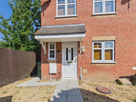4 bedroom Town house to let in Oakdene Road, Southsea, PO4