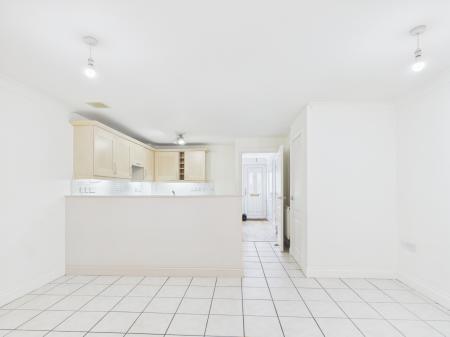 4 bedroom Town house to let in Oakdene Road, Southsea, PO4