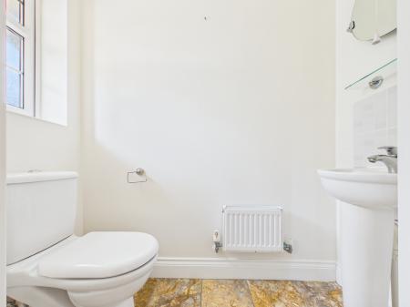 4 bedroom Town house to let in Oakdene Road, Southsea, PO4