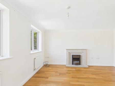 4 bedroom Town house to let in Oakdene Road, Southsea, PO4
