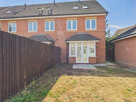 4 bedroom Town house to let in Oakdene Road, Southsea, PO4
