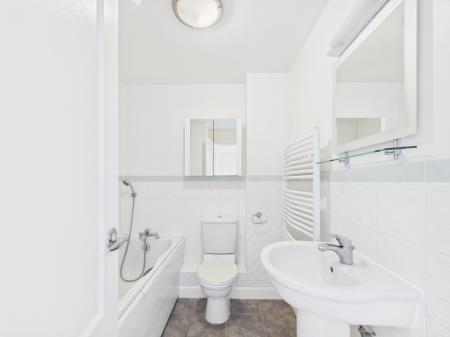 4 bedroom Town house to let in Oakdene Road, Southsea, PO4