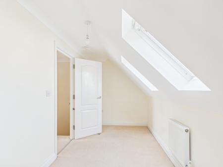 4 bedroom Town house to let in Oakdene Road, Southsea, PO4