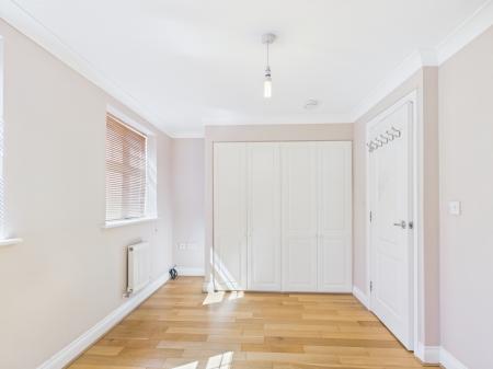 4 bedroom Town house to let in Oakdene Road, Southsea, PO4