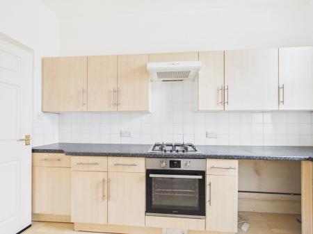 2 bedroom Flat to let in Frensham Road, Southsea, PO4
