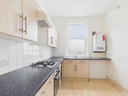 2 bedroom Flat to let in Frensham Road, Southsea, PO4