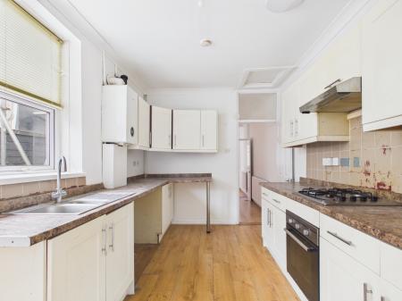 2 bedroom Terraced House to let in Liverpool Road, Fratton, Portsmouth, PO1