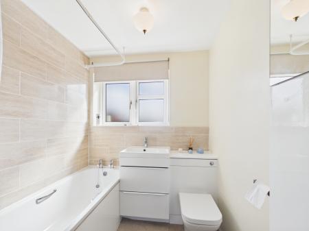 2 bedroom Flat for sale in East Lodge Park, Farlington, Portsmouth, PO6