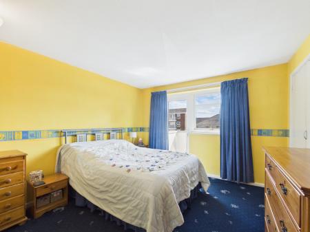 2 bedroom Flat for sale in East Lodge Park, Farlington, Portsmouth, PO6