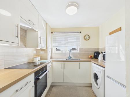 2 bedroom Flat for sale in East Lodge Park, Farlington, Portsmouth, PO6
