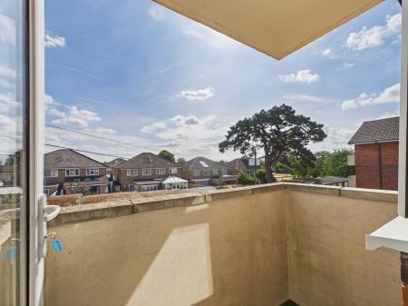 2 bedroom Flat for sale in East Lodge Park, Farlington, Portsmouth, PO6