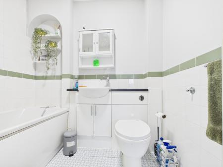 1 bedroom Flat to let in Tor Close, Waterlooville, PO7