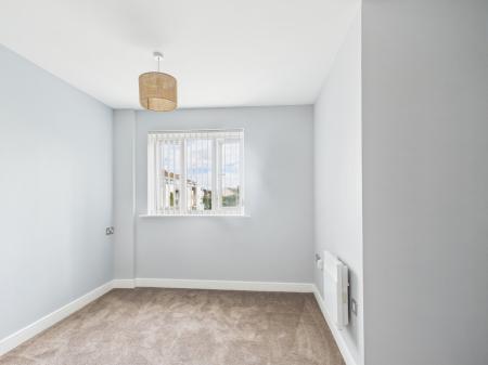2 bedroom Flat to let in Gisors Road, Southsea, PO4