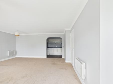 2 bedroom Flat to let in Gisors Road, Southsea, PO4