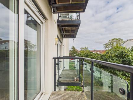 2 bedroom Flat to let in Gisors Road, Southsea, PO4