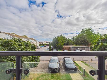2 bedroom Flat to let in Gisors Road, Southsea, PO4