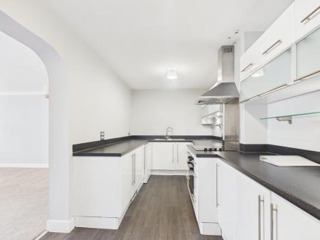 2 bedroom Flat to let in Gisors Road, Southsea, PO4