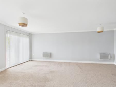 2 bedroom Flat to let in Gisors Road, Southsea, PO4