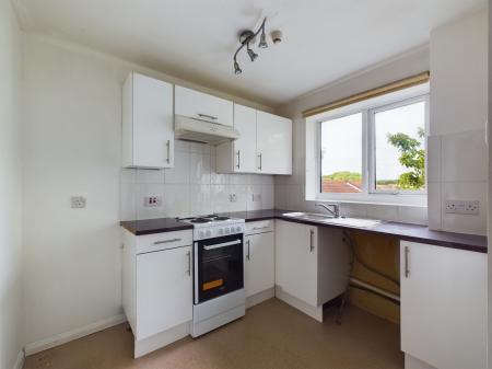 1 bedroom Flat to let in Honeywood Close, Hilsea, Portsmouth, PO3