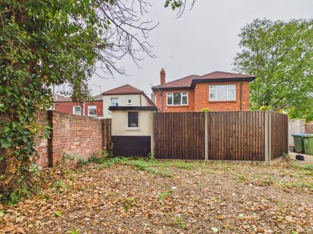 2 bedroom Flat to let in Gordon Road, Fareham, PO16
