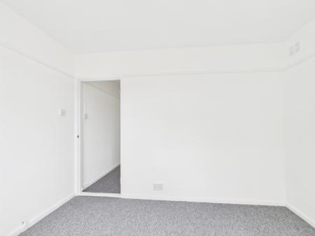 2 bedroom Flat to let in Gordon Road, Fareham, PO16
