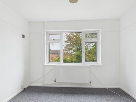2 bedroom Flat to let in Gordon Road, Fareham, PO16