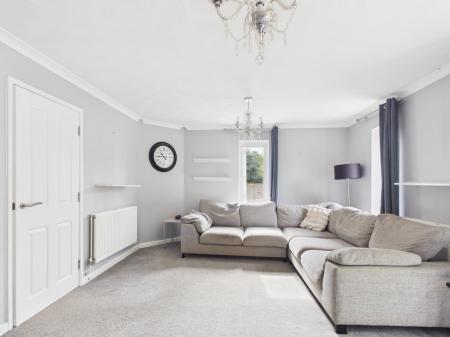 5 bedroom Detached house to let in Northfield Close, Waterlooville, PO8